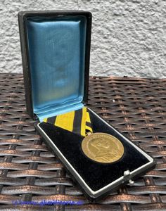 k.u.k. Ehrenmedaille für 40 Jahre treue Dienste - im ETUI! …