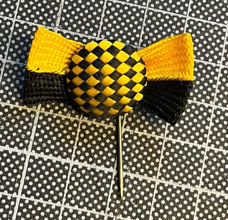 k.u.k. Patriotische Maschen in kaiserlichen Farben - waren die 1. patriotischen Abzeichen im I.WK !! - Hortfund! — image 2