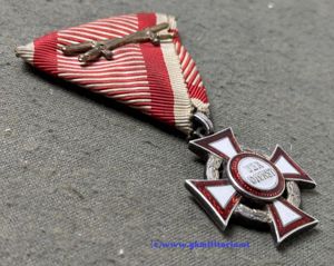 k.u.k. Militärverdienstkreuz 3. Klasse mit KD und Schwertern! - Seltene …