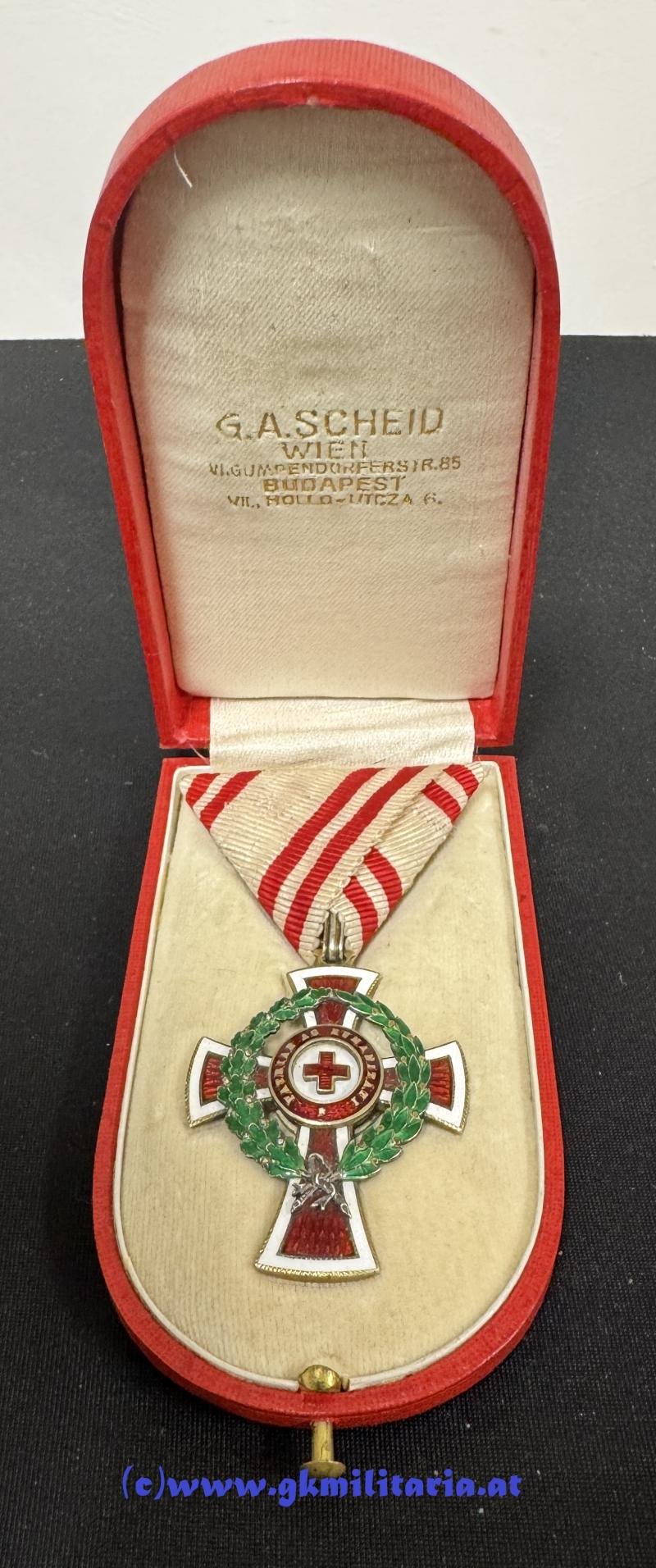 k.u.k. Ehrenzeichen des Roten Kreuzes II. Klasse mit KD im Etui! — image 2