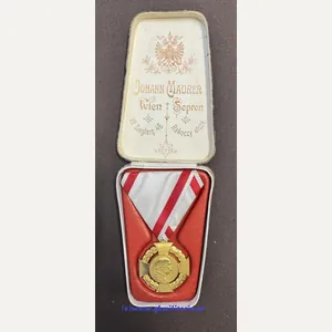 k.u.k. Jubiläumskreuz mit Etui !!