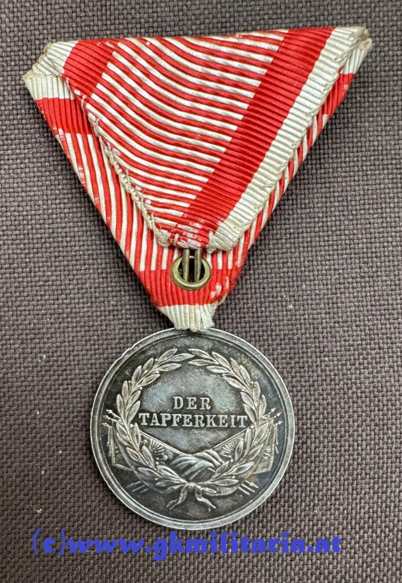 k.u.k. Silberne Tapferkeitsmedaille 2. Klasse Kaiser Franz Joseph I. - 'SILBER' ! — image 3