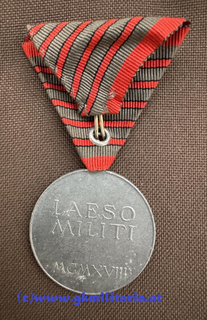 6er Satz Verwundetenmedaille Kaiser Karl I. - MINT! — image 7