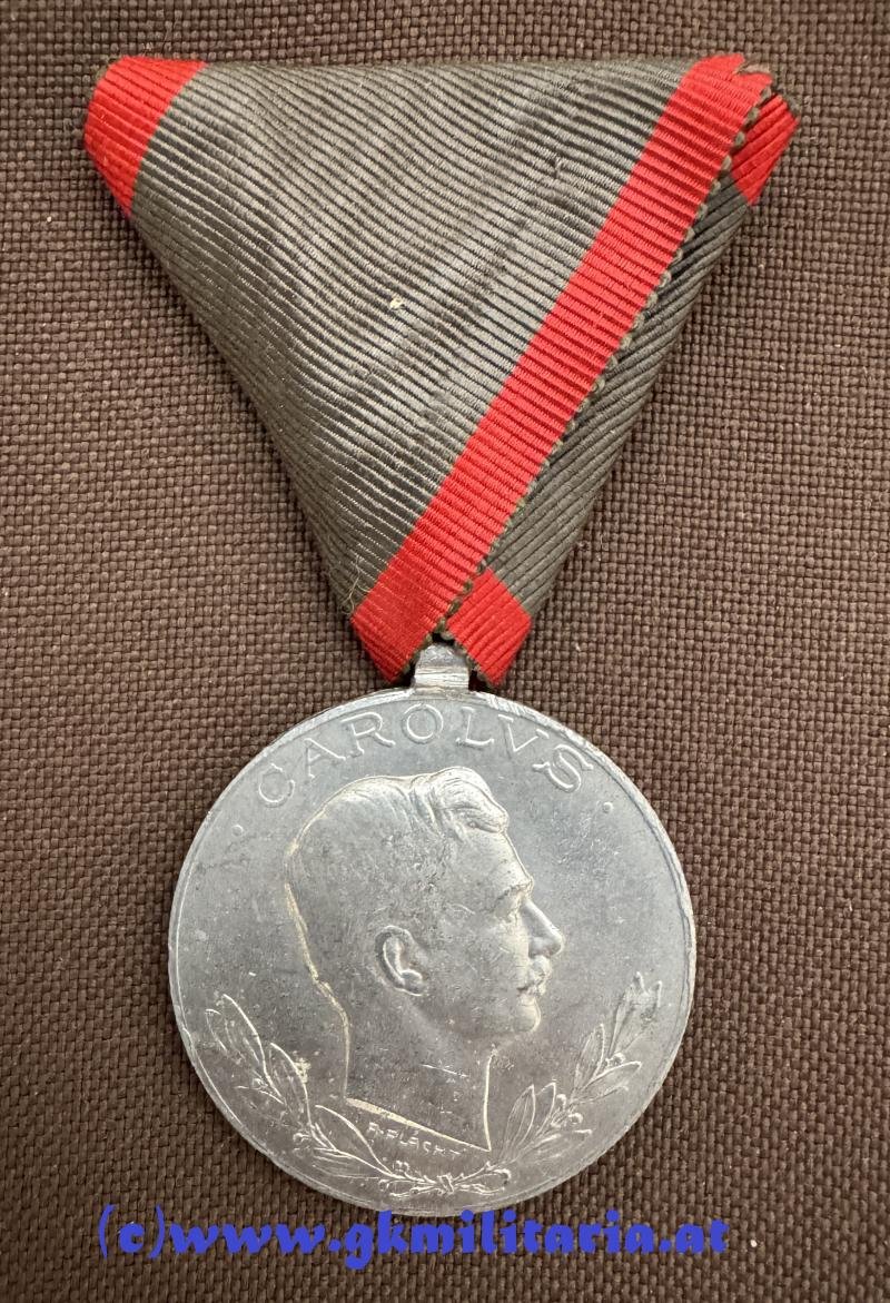 6er Satz Verwundetenmedaille Kaiser Karl I. - MINT! — image 8