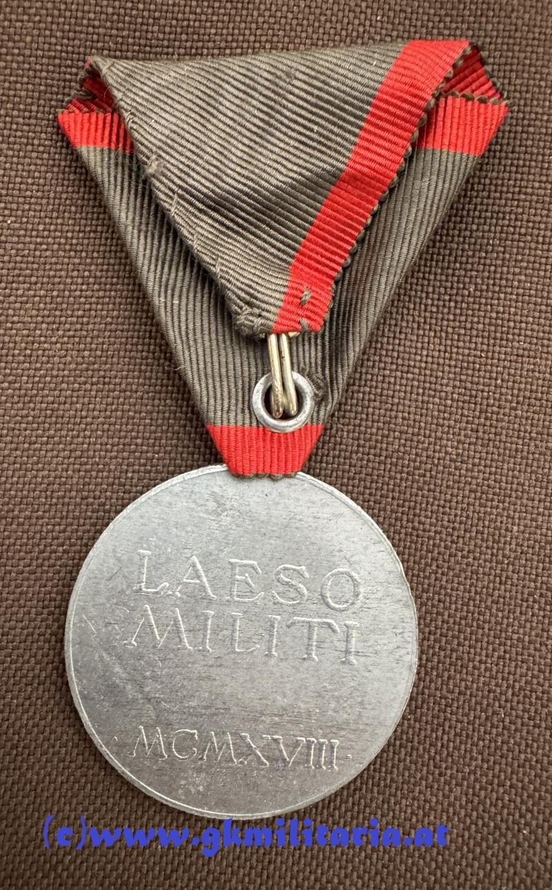 6er Satz Verwundetenmedaille Kaiser Karl I. - MINT! — image 9