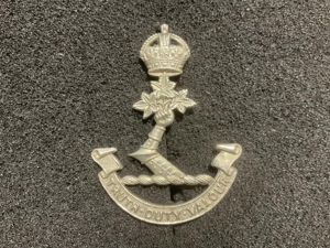 WW2 Canadian Royal Military College cap badge