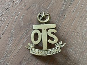 Pakistan Officers Training School (OTC) cap badge