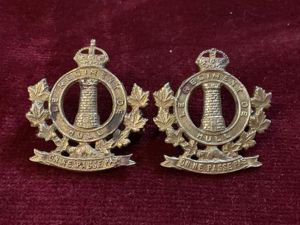 WW2 Canadian Le Regiment De Hull Collars