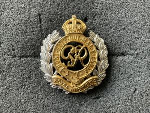 WW2 Officers silver & gilt Royal Engineers cap badge by …