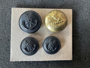 Indian Army KUMAON Regt buttons x 4.