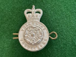 Yorkshire Volunteers 1970-93, officers collar badge.