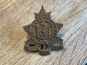 WW2 Kent Regiment cap badge made by RODEN.
