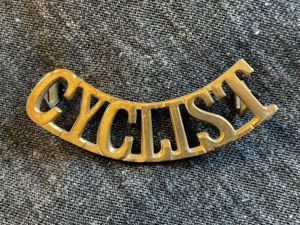 WW1 CYCLIST Corps brass other ranks shoulder title