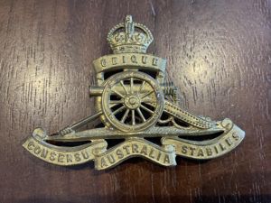 WW2 Royal Australian Artillery cap badge
