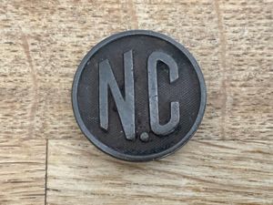 WW1 U.S Army N.C (North Carolina) collar disc.