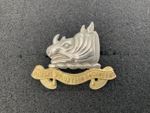 Johore Volunteer Engineers officers cap badge (1928-42)