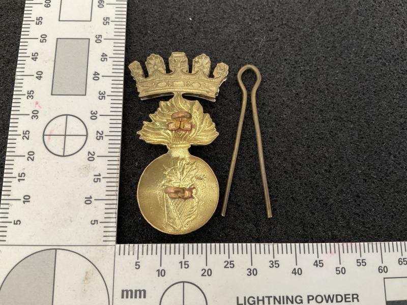WW2 Irish Fusiliers of Canada (Vancouver Regt) cap badge. — image 2