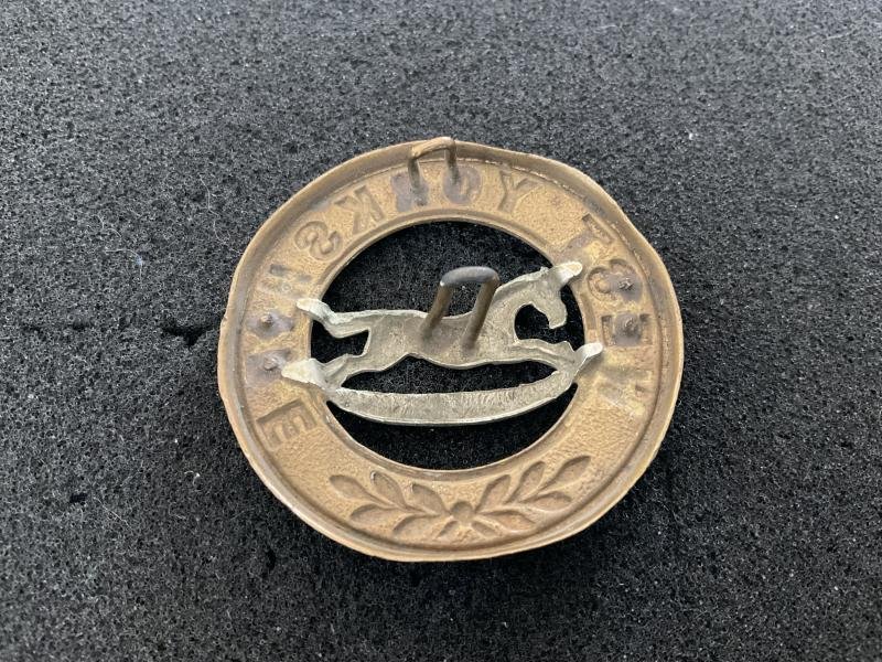 Victorian West Yorkshire Regiment helmet plate centre. — image 2