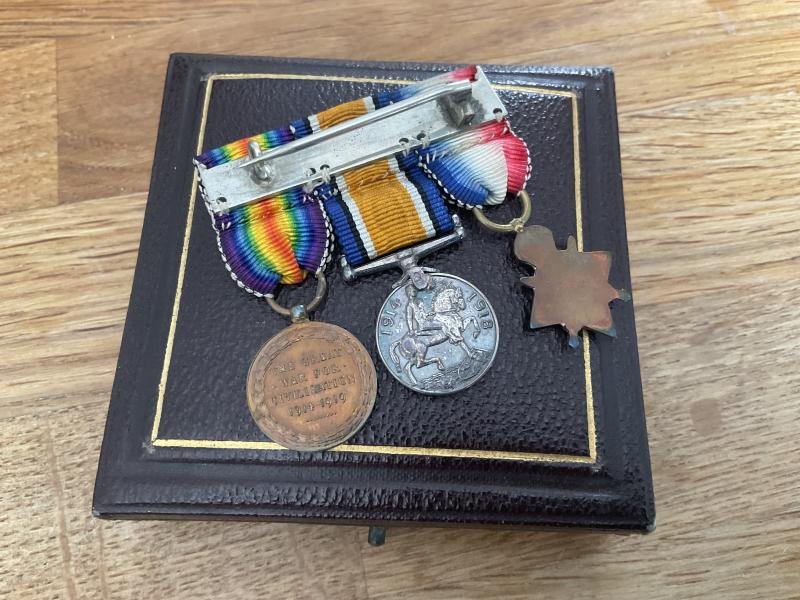 WW1 Mons trio boxed miniature set made by Gaunt. — image 3