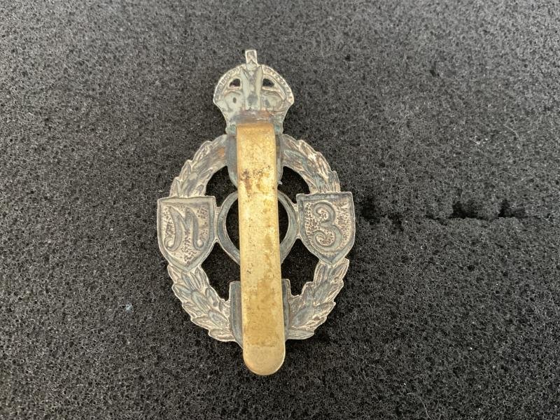 WW2 R.E.M.E attached to Armoured Corps cap badge. — image 2