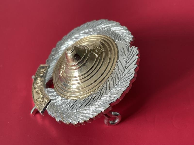 Anodised Firqat Force head dress/ cap badge. — image 3