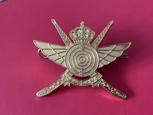 Sultans Special Forces (SSF) of Omans beret badge by Firmin.