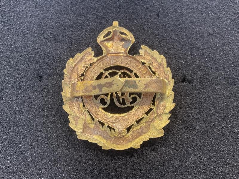 WW1 Royal Engineers officers gilt cap badge. — image 2