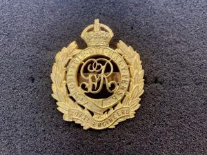 WW1 Royal Engineers officers gilt cap badge.