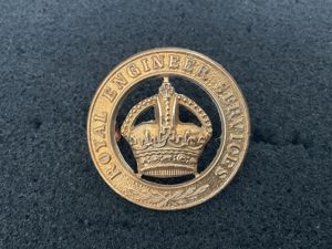 Royal Engineer Services cap badge