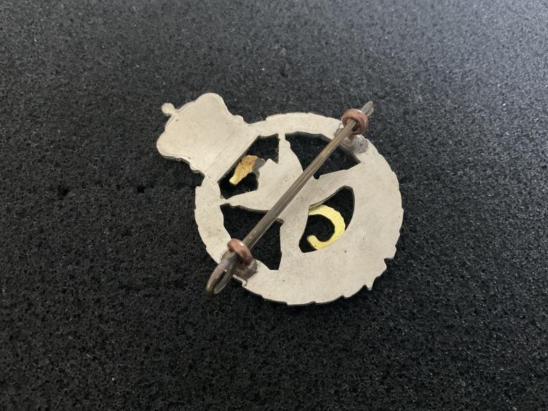 Bermuda Cadet Corps cap badge. — image 2