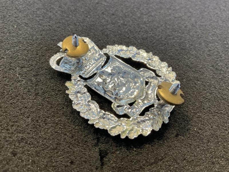 Q/C Bermuda Police cap badge. — image 2