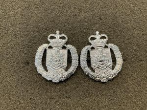 Q/C Bermuda Police collar badges