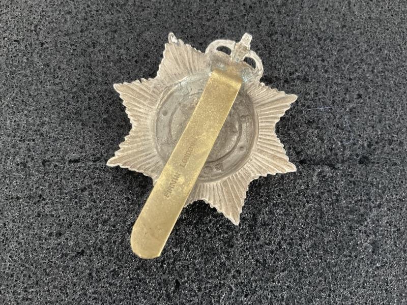 Q/C Belize Police cap badge made by FIRMIN LONDON. — image 2