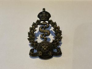WW1 CEF No 2 Field Ambulance 'Queens University' cap badge.