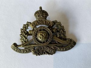 WW1 C.E.F 52nd Overseas Field Battery Cap badge.