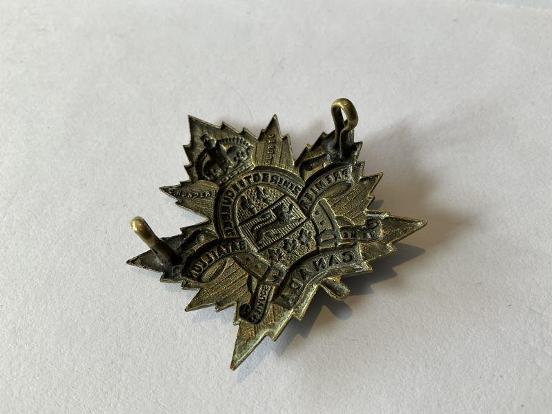 WW1 C.E.F 2nd Quebec Regt, Depot Battalion cap badge — image 2