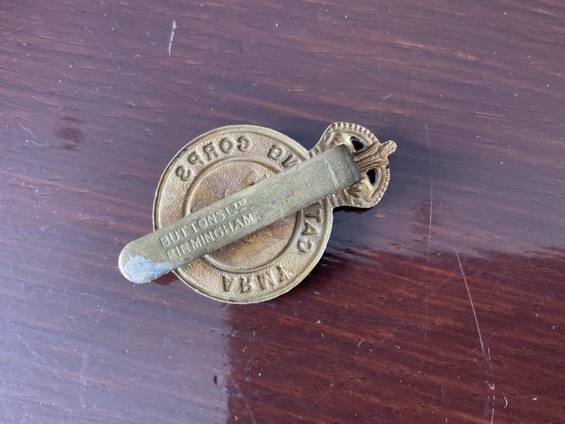 WW2 Army Catering Corps bi-metal cap badge nicely maker marked. — image 2