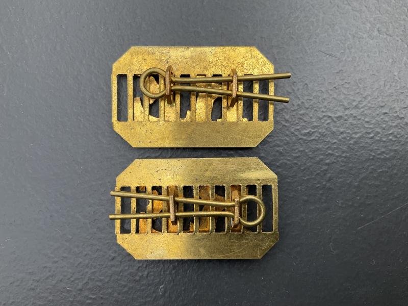 WW1/2 R.E (Royal Engineers) brass shoulder titles — image 2