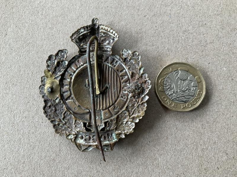 QVC Royal Malta Militia 1889-1903 cap badge. — image 2