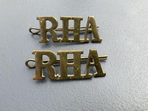 WW1/2 R.H.A (Royal Horse Artillery) brass shoulder titles.