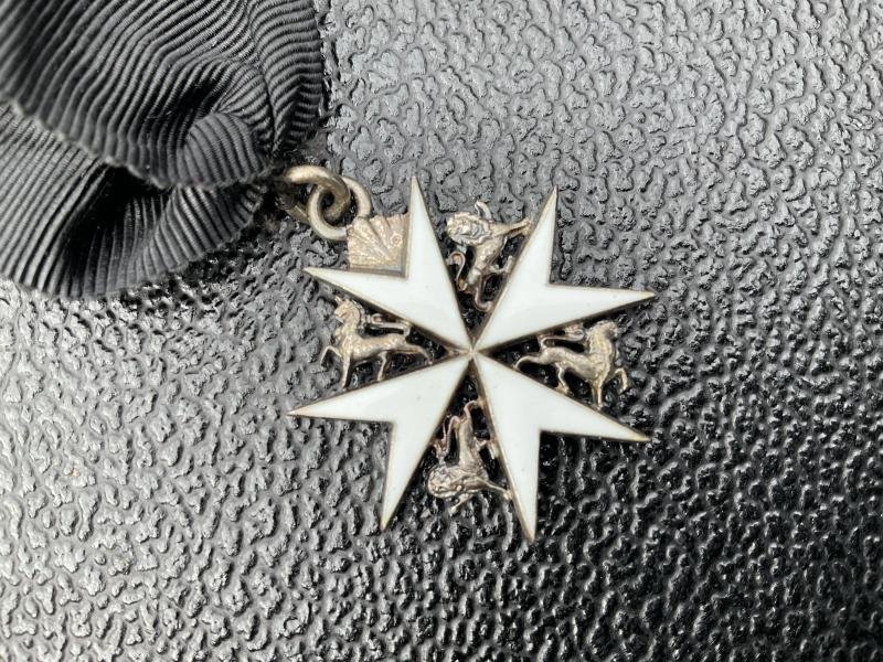 Boxed Order of St John (Officers enamelled) medal . — image 3