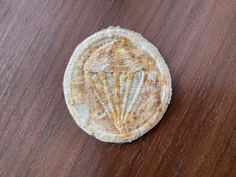 WW2 U.S Army Paratroopers cloth cap badge (British made) — image 2