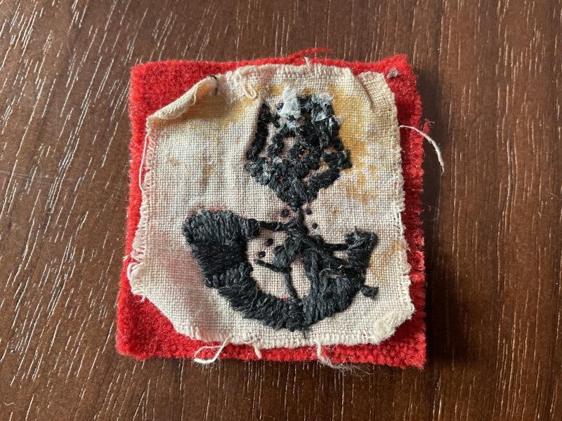 WW2 38th (The Kings Regiment) Searchlight Regt formation sign. — image 2