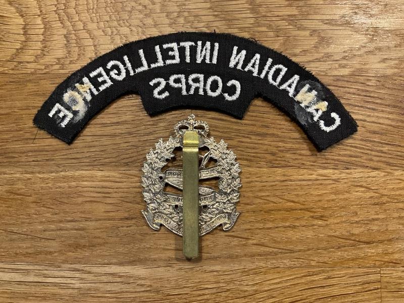 Canadian Intelligence Corps cap badge & shoulder title. — image 2