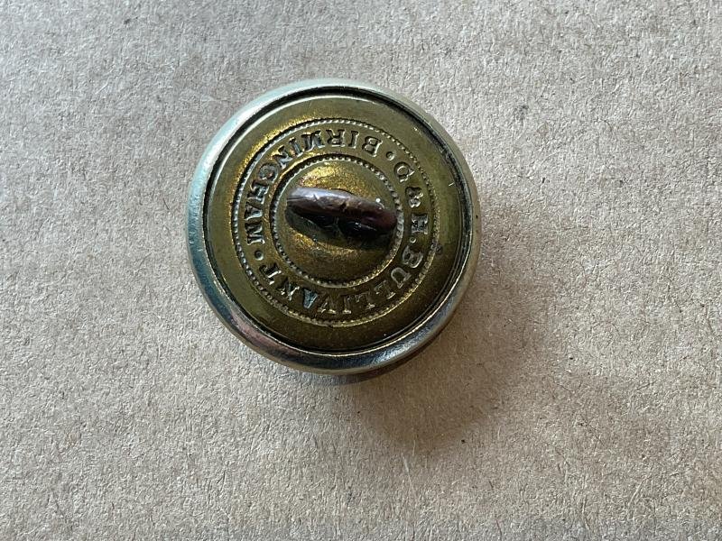 QVC Royal Artillery Volunteers 1855-73 button by BULLIVANT. — image 2