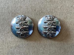 Victorian R.A Volunteers Field service cap buttons 1855-73.