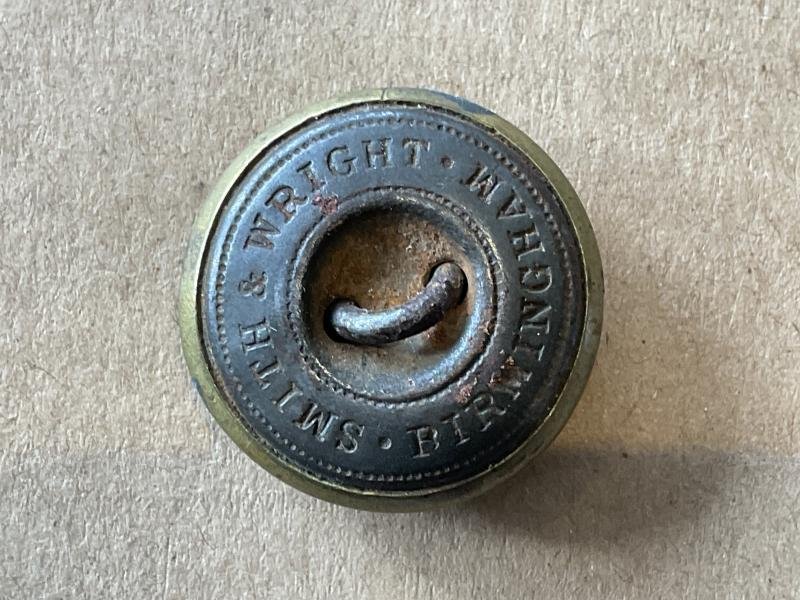 Q.V.C brass ORs Royal Artillery button circa 1855-73. — image 2