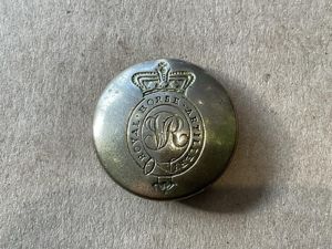 Q.V.C Royal Horse Artillery brass button.