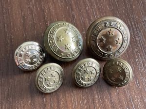 WW1/2 New Zealand General service buttons, various.