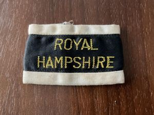 ROYAL HAMPSHIRE Regt Malaya era cloth slip on title.